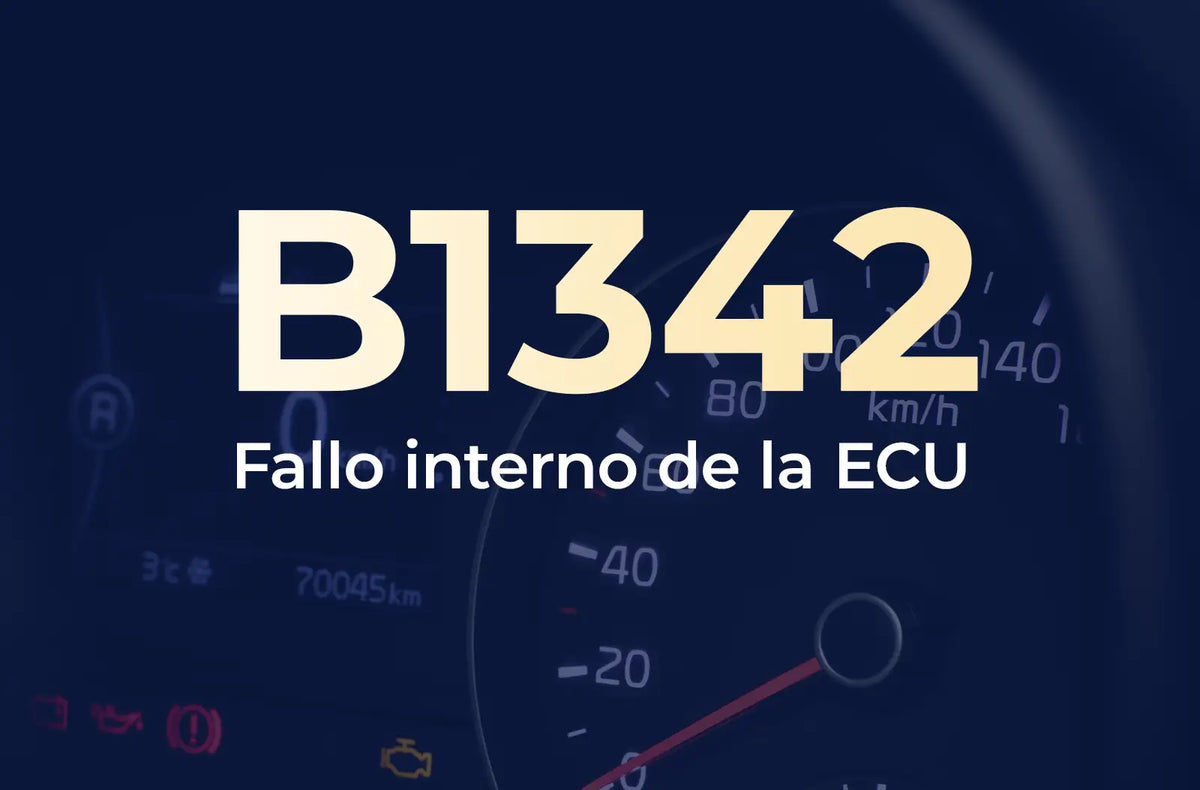 La imagen muestra el código B1342 en amarillo y el texto "Fallo interno de la ECU" en blanco, sobre el fondo azul desenfocado del tablero de un vehículo.