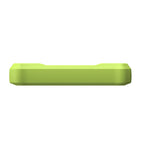 El borde inferior de un dispositivo verde lima, con una carcasa sólida y texturizada de diseño resistente y protector. Desde esta perspectiva, la superficie es lisa y no presenta puertos ni botones visibles.